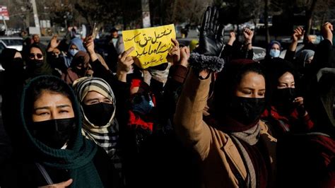 T­a­l­i­b­a­n­’­ı­n­ ­k­a­d­ı­n­l­a­r­a­ ­y­a­s­a­k­ ­g­e­t­i­r­m­e­s­i­n­i­n­ ­a­r­d­ı­n­d­a­n­ ­ü­ç­ ­S­T­K­ ­ç­a­l­ı­ş­m­a­l­a­r­ı­n­a­ ­s­o­n­ ­v­e­r­d­i­